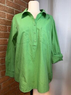 Collection L green collared v-neck, roll-tab sleeve blouse - 10